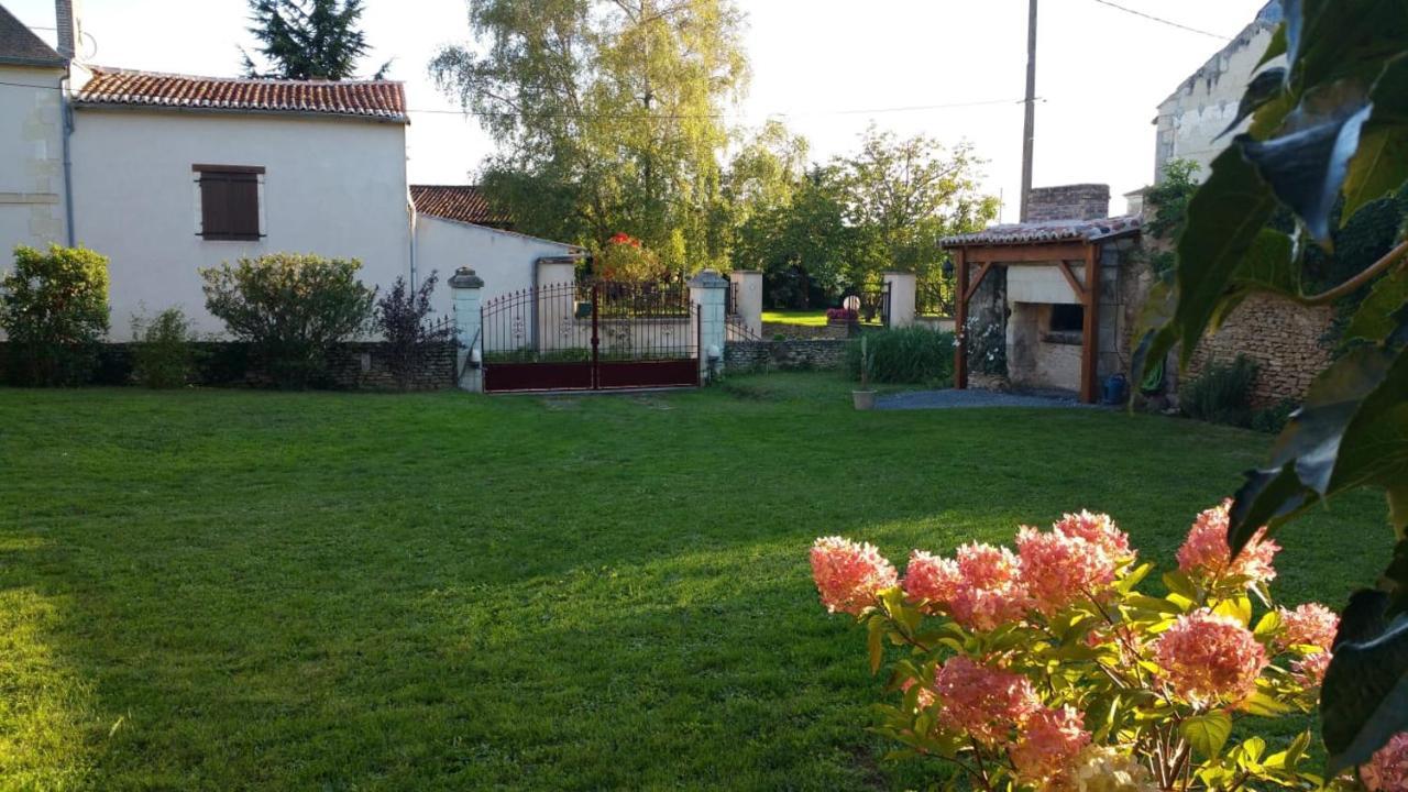 La Ferme Du Grand Bois Apartment Mouterre-Silly Exterior photo